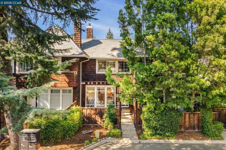 Photo of 1354 Walden Rd Walnut Creek, CA 94597