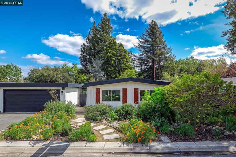 Photo of 3397 Orchard Valley Ln Lafayette, CA 94549