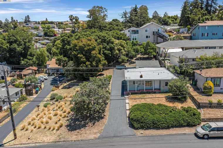 Photo of 22756 Bayview Ave Hayward, CA 94541