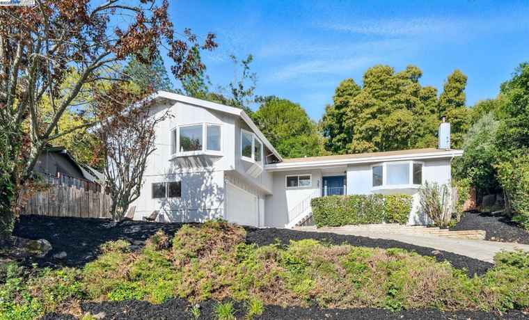 Photo of 35 San Joaquin Pl Novato, CA 94947