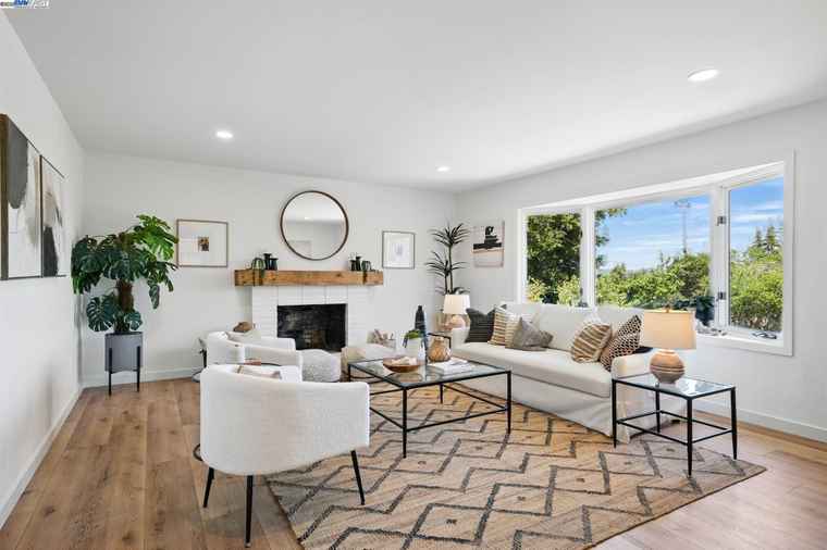 Photo of 35 San Joaquin Pl Novato, CA 94947