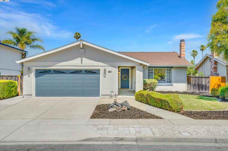 Photo of 251 Helado Rd Fremont, CA 94539