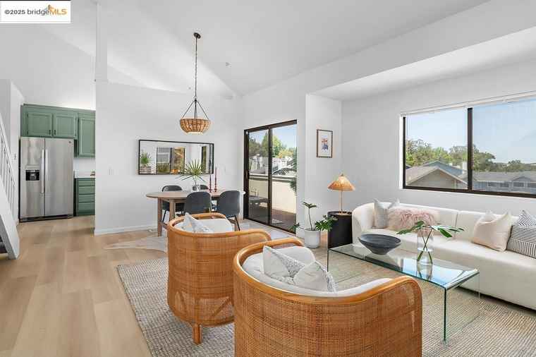 Photo of 46 Birchwood Dr Novato, CA 94947