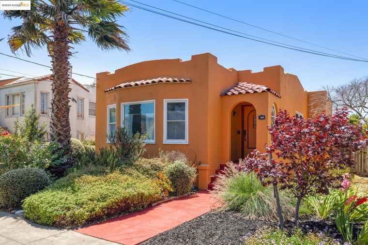 Photo of 645 35th St Richmond, CA 94805
