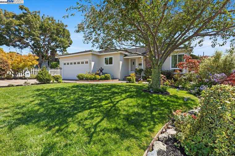 Photo of 4319 Shamrock Way Castro Valley, CA 94546
