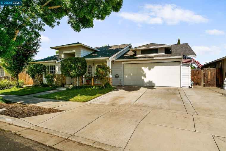 Photo of 3018 Carey Ln Brentwood, CA 94513
