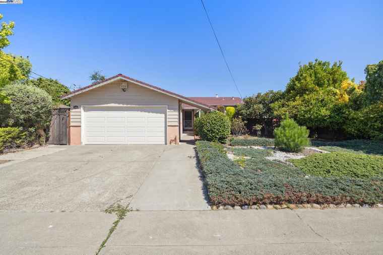 Photo of 1943 Vining Dr San Leandro, CA 94579