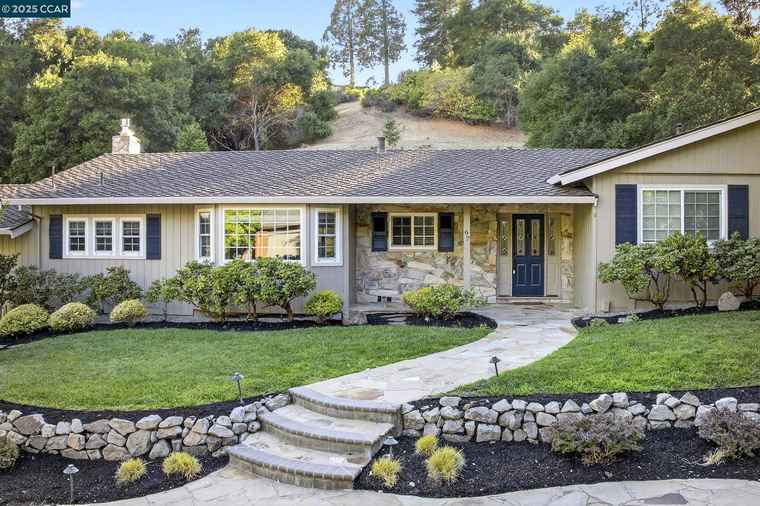 Photo of 67 Lynwood Pl Moraga, CA 94556