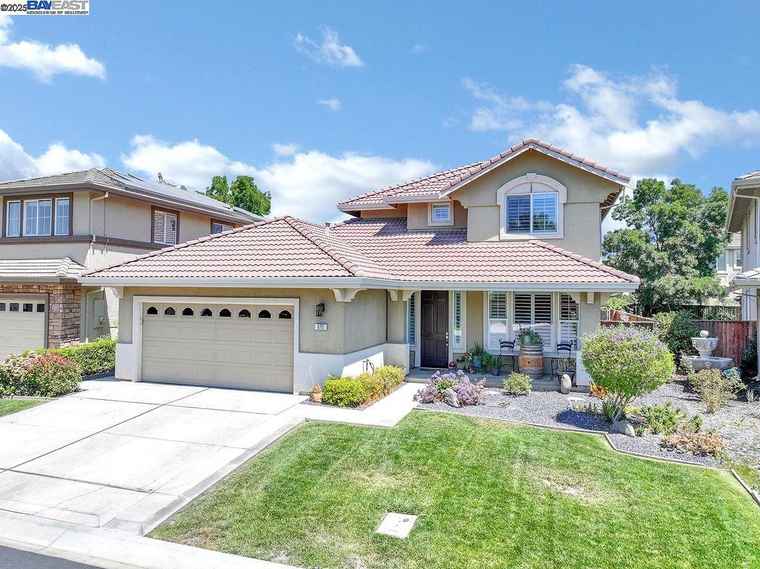 Photo of 675 Merritt Ct Discovery Bay, CA 94505