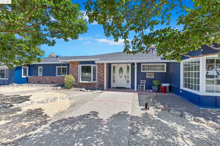 Photo of 1000 B Buchanan Rd Pittsburg, CA 94565