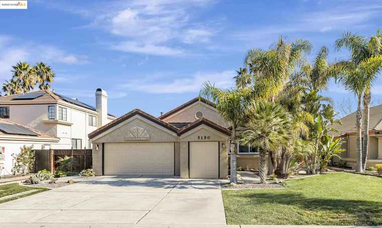 Photo of 5150 Edgeview Dr Discovery Bay, CA 94505