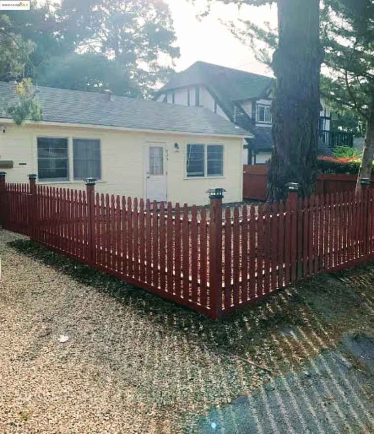 Photo of 725 Lyndon St Monterey, CA 93940