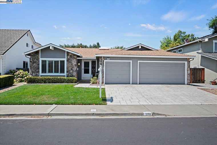 Photo of 3186 Berkshire Ct Pleasanton, CA 94588