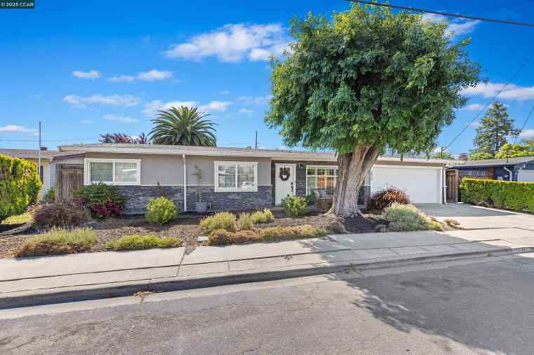 Photo of 2830 Courtland Dr Concord, CA 94520