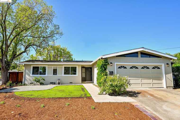 Photo of 2149 Athene Dr Concord, CA 94519