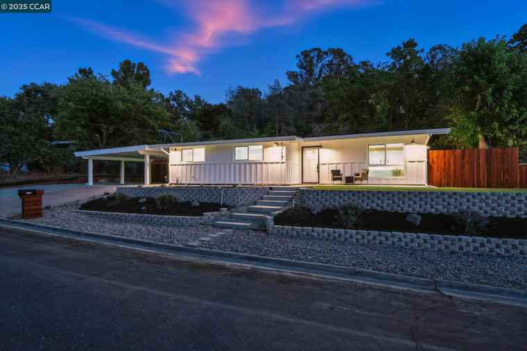 Photo of 1717 Springbrook Rd Lafayette, CA 94549