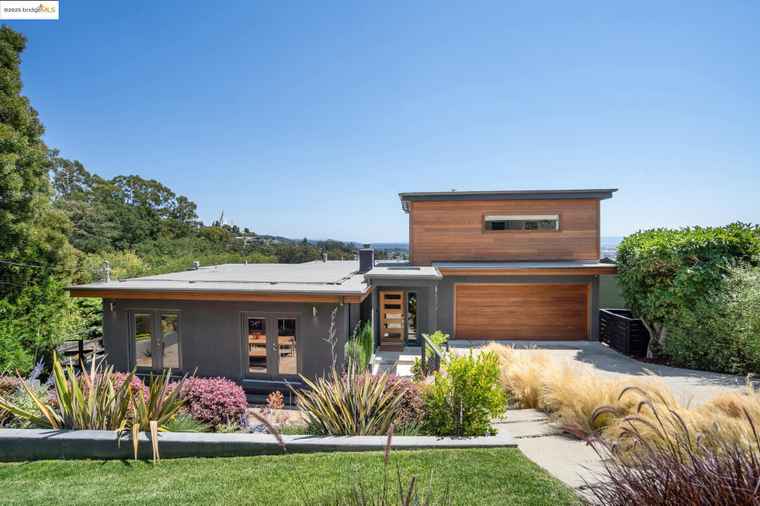 Photo of 4378 Arcadia Ave Oakland, CA 94602