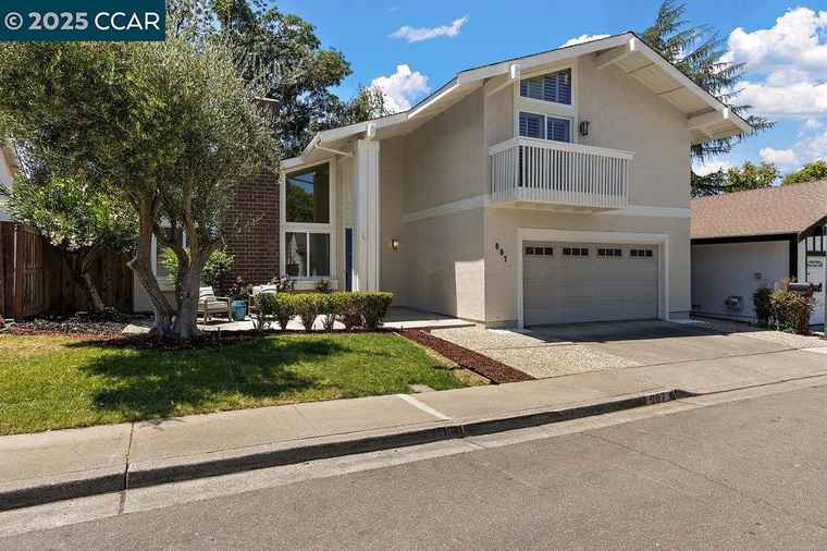 Photo of 607 Nantucket Ct Walnut Creek, CA 94598