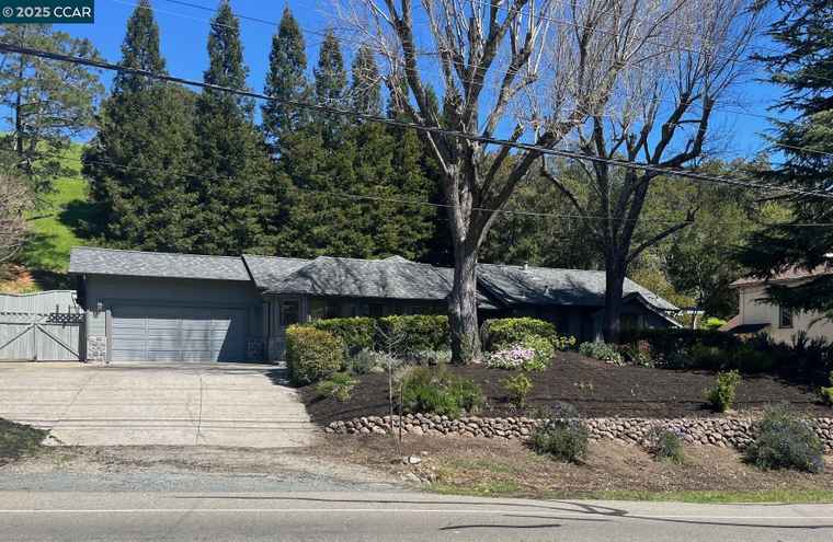 Photo of 225 Rheem Blvd Moraga, CA 94556