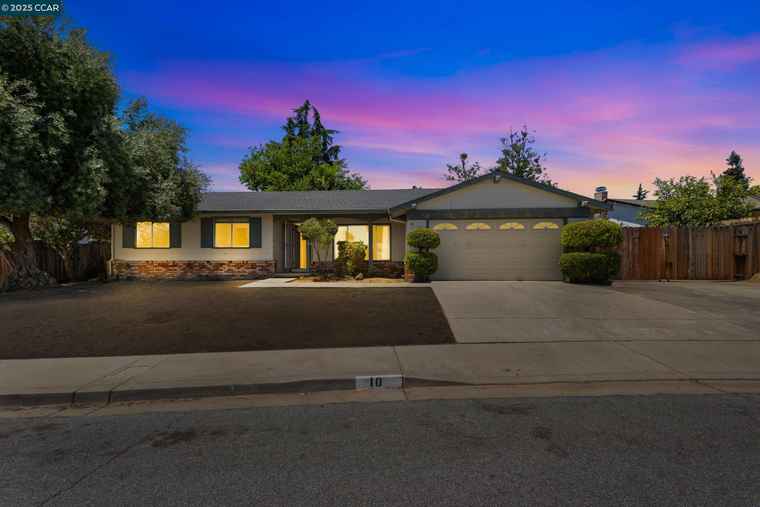 Photo of 10 Buena Vis Pittsburg, CA 94565