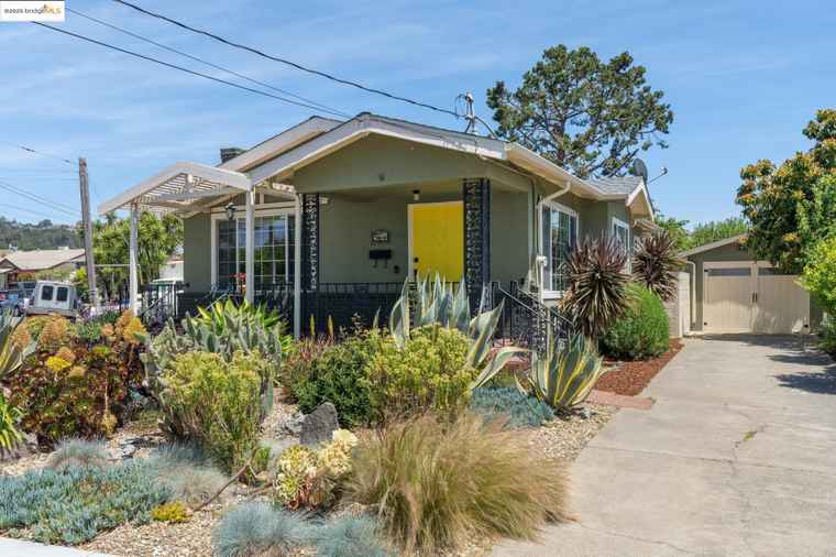 Photo of 584 E Merle Ct San Leandro, CA 94577