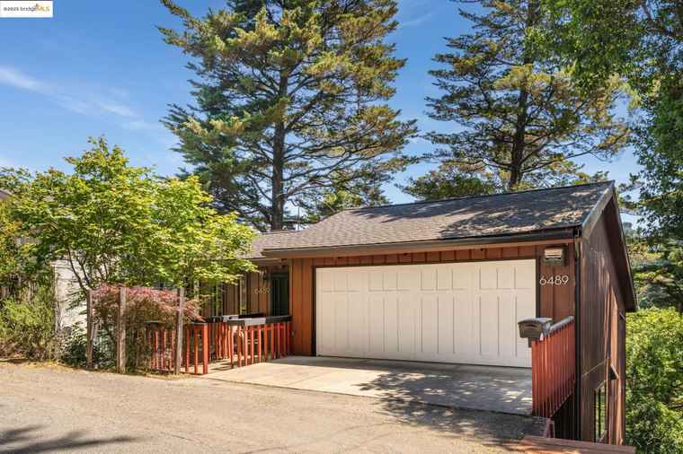 Photo of 6489 Girvin Dr Oakland, CA 94611