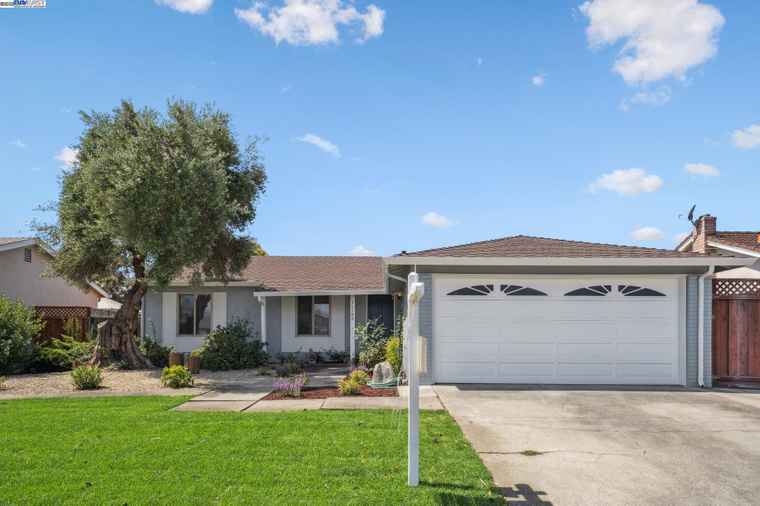 Photo of 34709 Clover St Union City, CA 94587