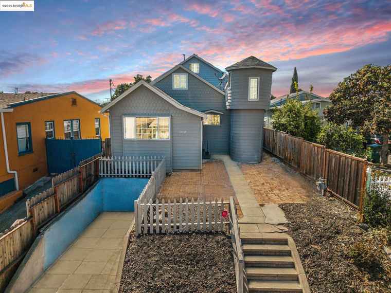 Photo of 3427 Laguna Ave Oakland, CA 94602