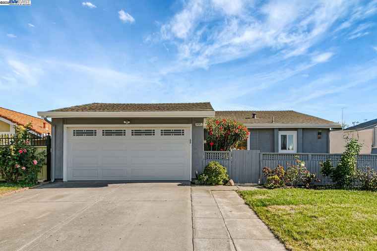 Photo of 34915 Skylark Dr Union City, CA 94587