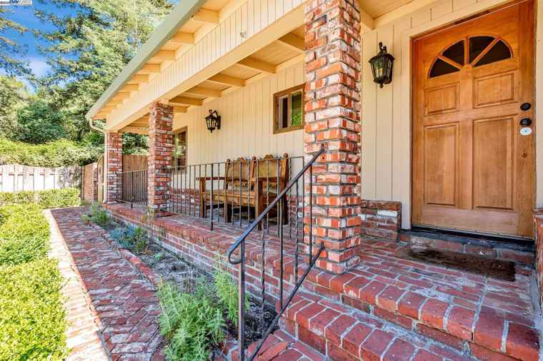 Photo of 3950 Pinole Valley Rd Pinole, CA 94564