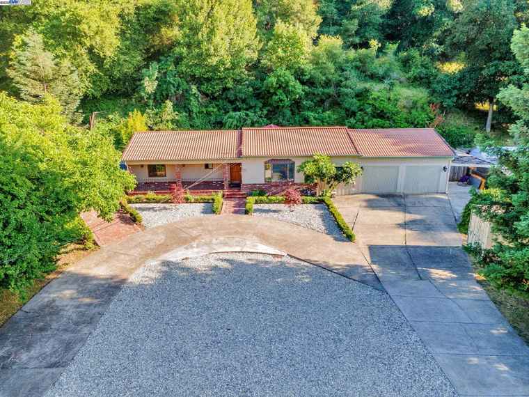 Photo of 3950 Pinole Valley Rd Pinole, CA 94564