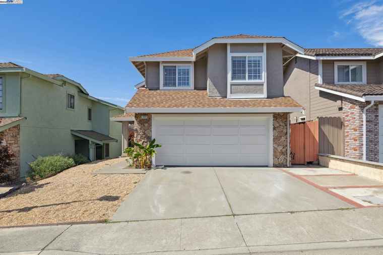 Photo of 3594 Cama Ln Castro Valley, CA 94552