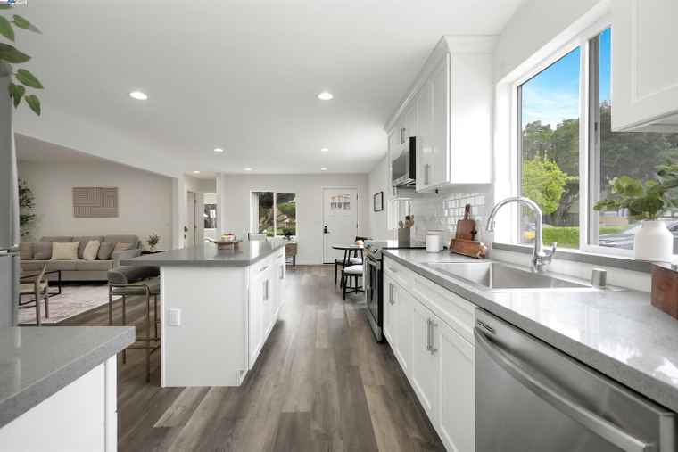 Photo of 24576 Oneil Ave Hayward, CA 94544