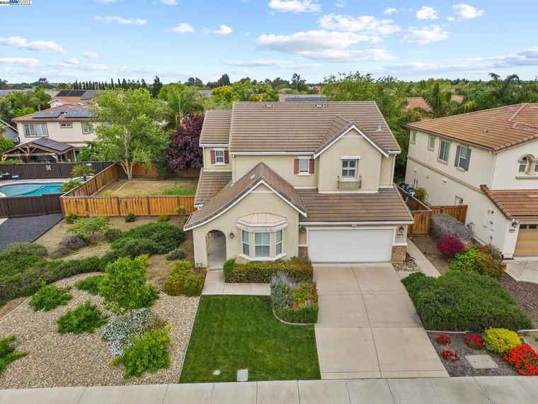 Photo of 2017 Mint Dr Brentwood, CA 94513