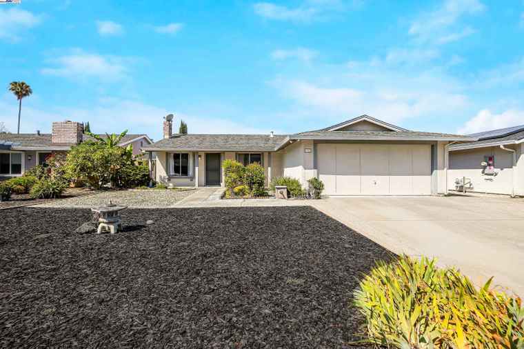 Photo of 1357 Old Rose Pl San Jose, CA 95132
