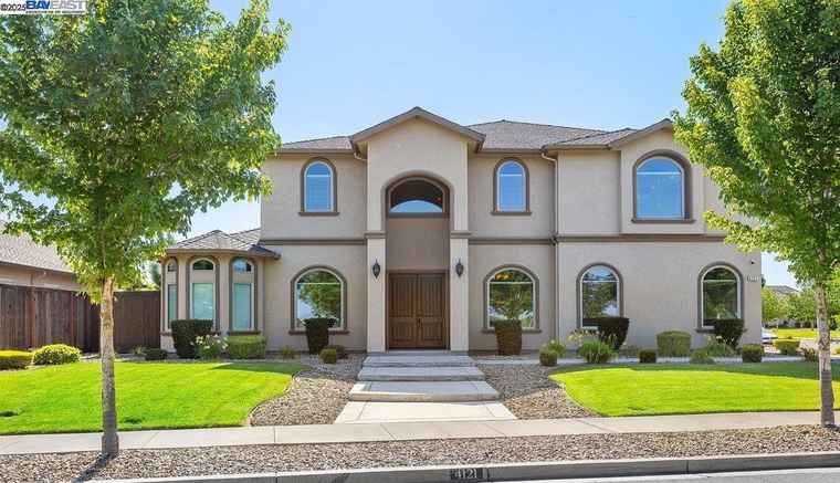 Photo of 4121 Country Walk Ln Turlock, CA 95382