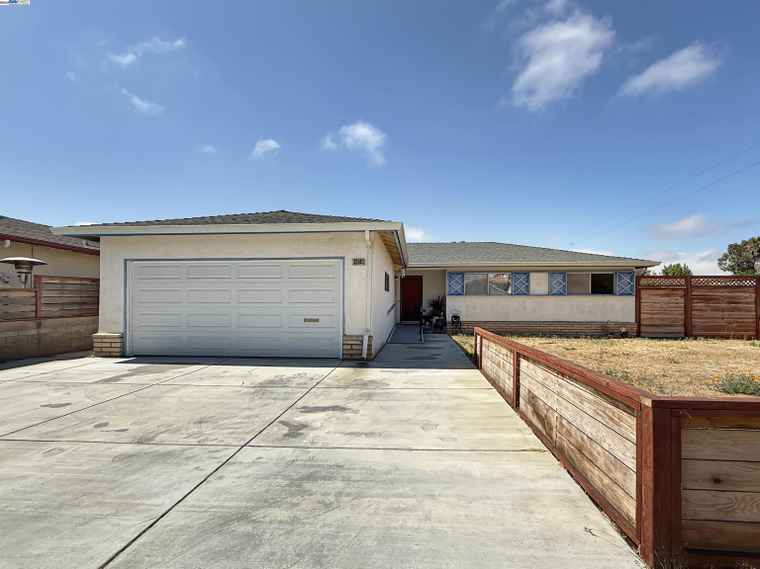 Photo of 33845 Washington Ave Union City, CA 94587
