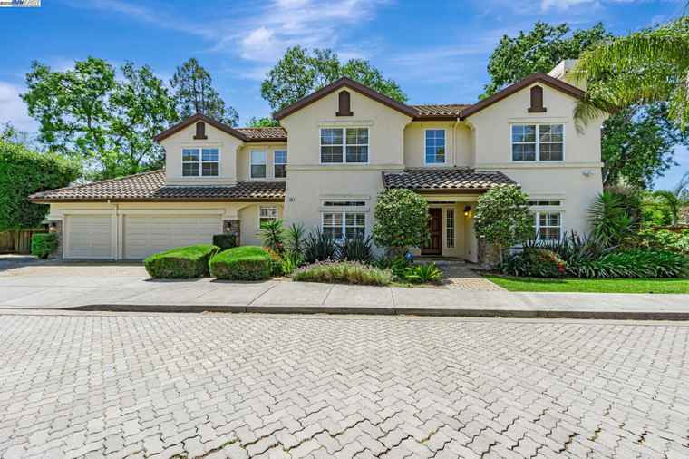 Photo of 135 Cara Ct Walnut Creek, CA 94596