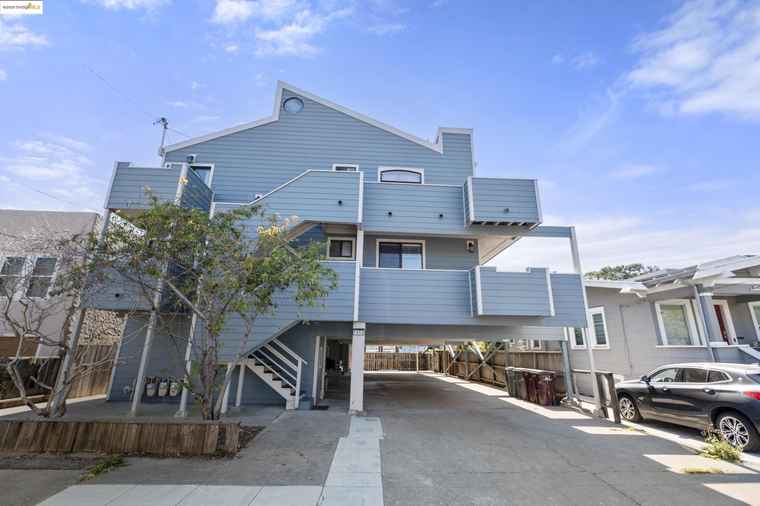 Photo of 1050 Kains Ave #3 Albany, CA 94706