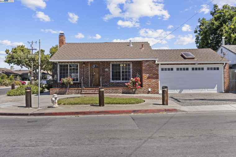 Photo of 595 Beatrice St San Leandro, CA 94579