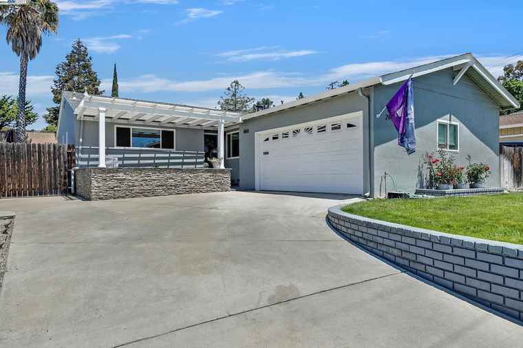 Photo of 2940 Kennedy St Livermore, CA 94551
