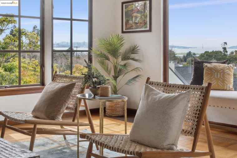 Photo of 981 Indian Rock Ave Berkeley, CA 94707