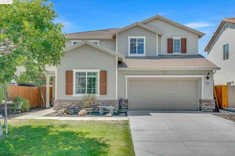 Photo of 245 Silver Bell Way Oakley, CA 94561