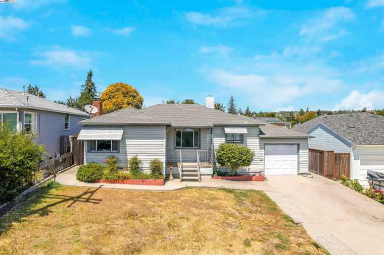 Photo of 4216 Gem Ave Castro Valley, CA 94546
