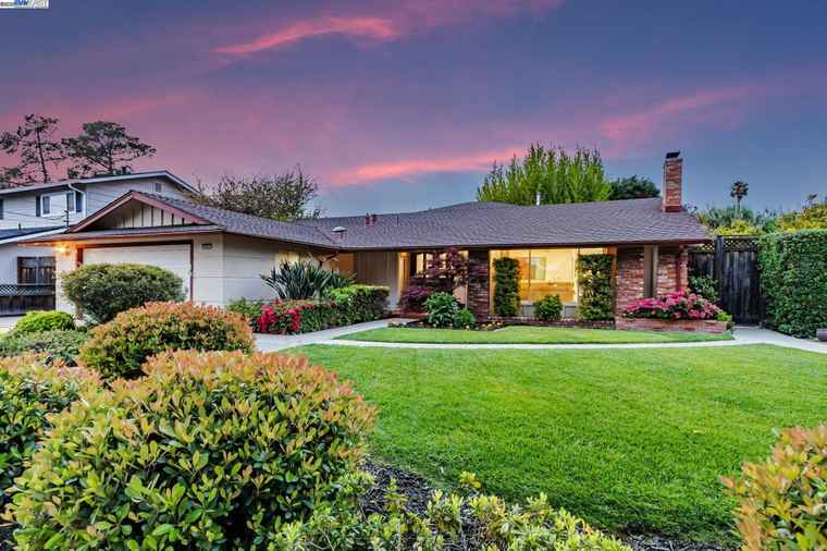 Photo of 35494 Blackburn Dr Newark, CA 94560
