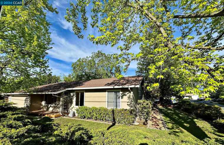 Photo of 407 Kahrs Ave Pleasant Hill, CA 94523