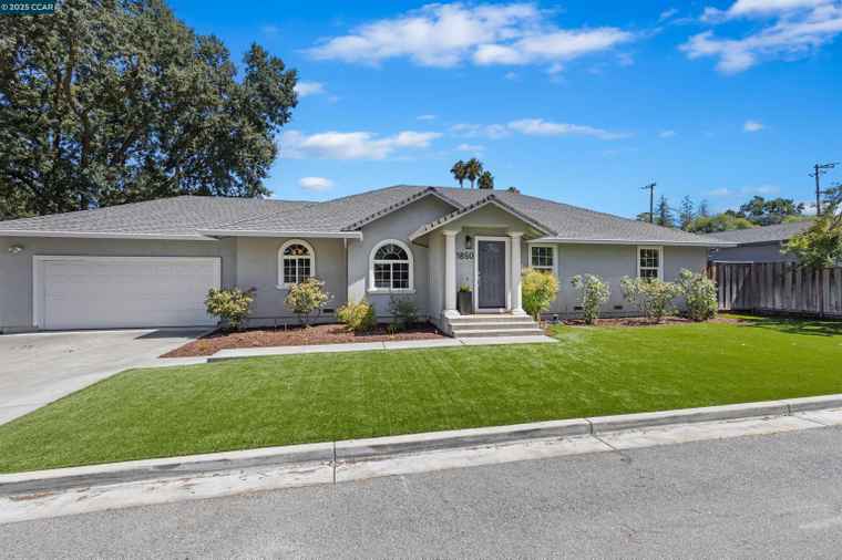 Photo of 1850 Sunnyvale Ave Walnut Creek, CA 94597