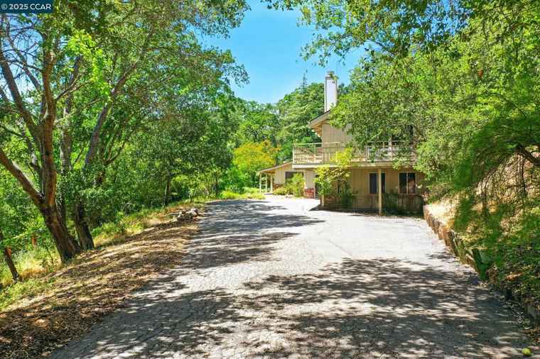 Photo of 3363 Mcgraw Ln Lafayette, CA 94549