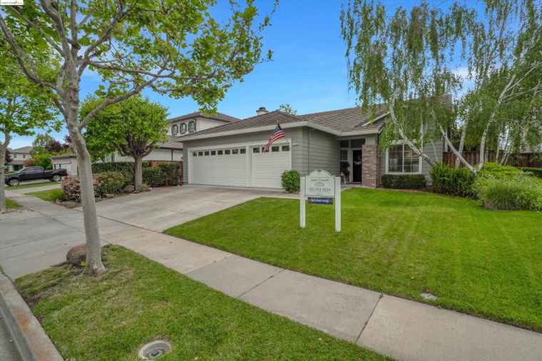 Photo of 2186 Newton Dr Brentwood, CA 94513