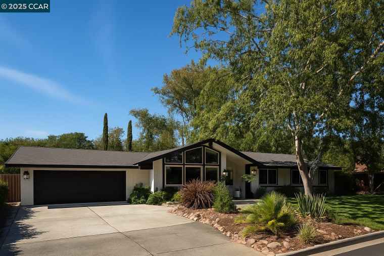 Photo of 1838 Sunnyvale Ave Walnut Creek, CA 94597